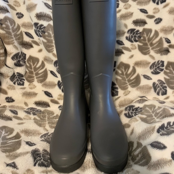 Hunter Refined Creeper Tall Rain Boots in Stratus - Picture 5 of 13